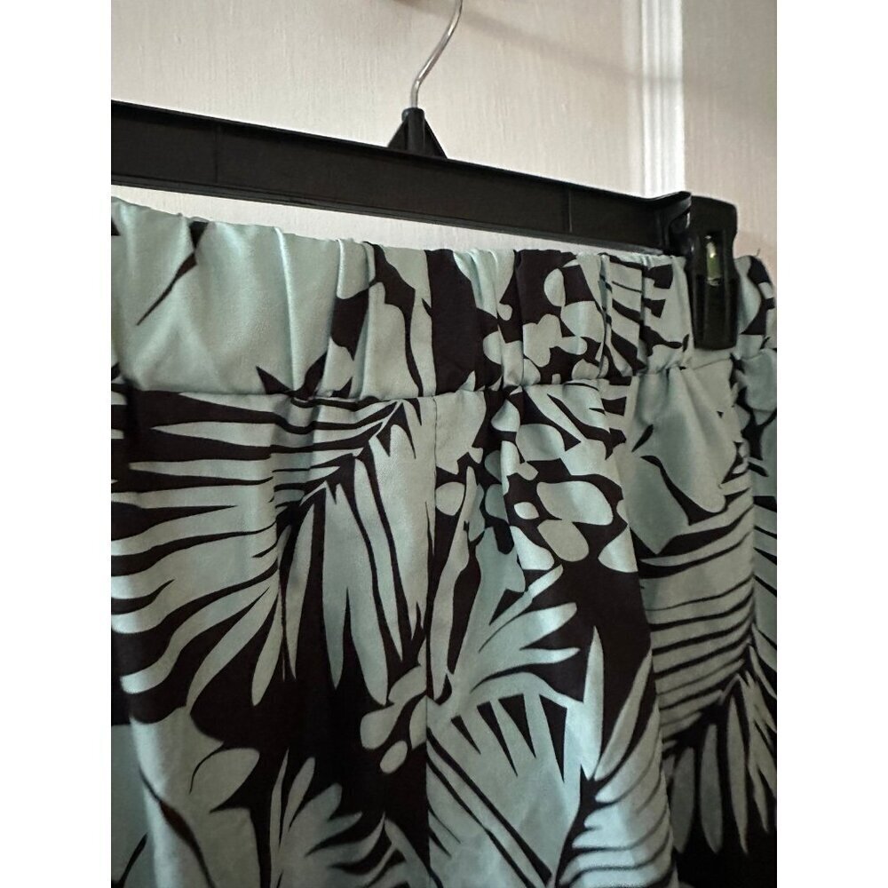 Men’s size medium Blue and black tropical shorts - Picture 4 of 6